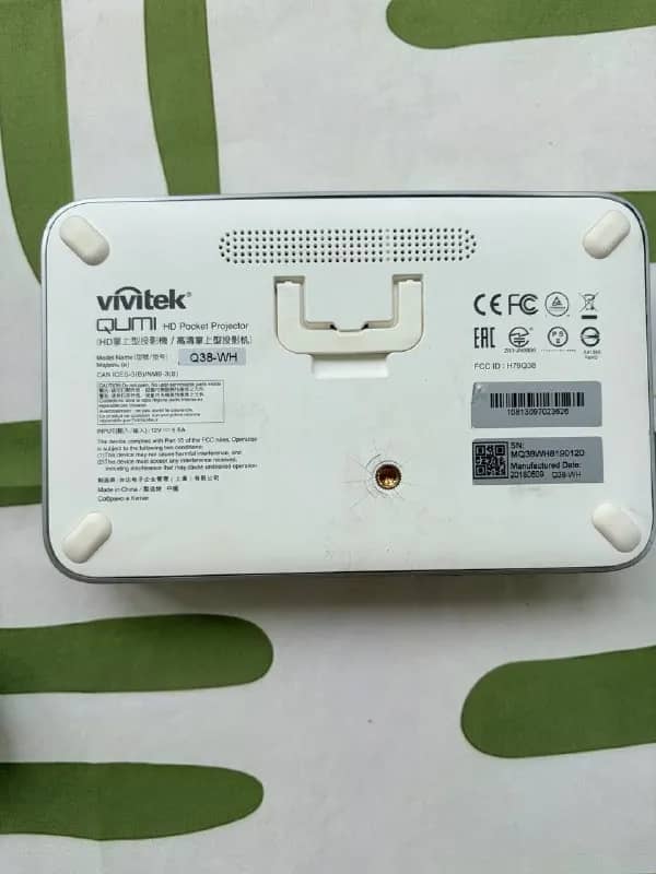 Vivitek Qumi Q38 — Full HD, компактный и яркий в хорошем состоянии. — Батуми — 400 ₾