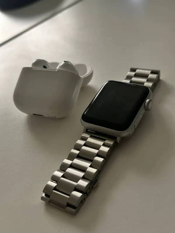 Apple Watch Series 3 и наушники AirPods 4 с активным шумоподавлением (ANC) — Алматы