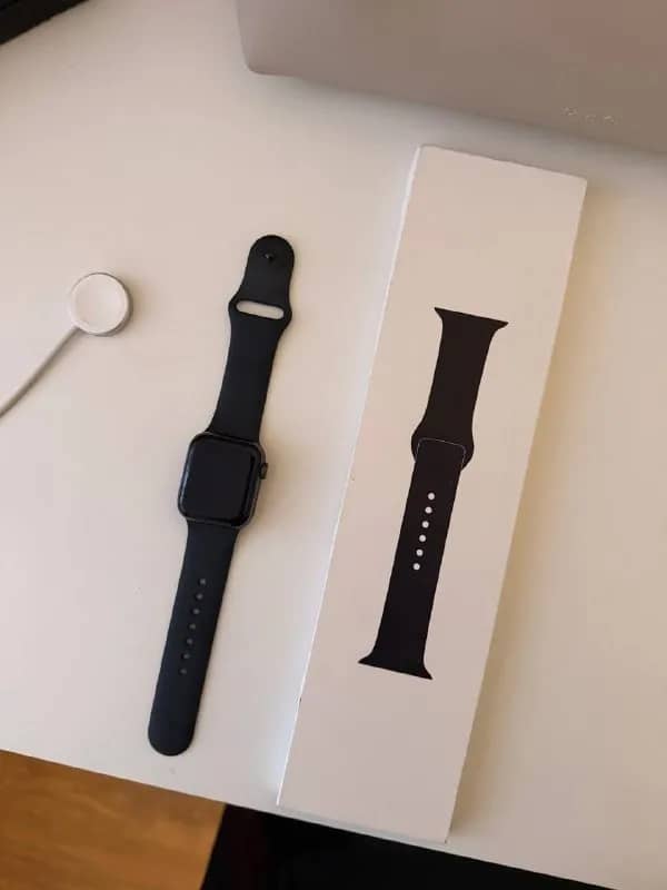 Apple Watch Series 5 — 40 мм — Батуми — 130 ₾