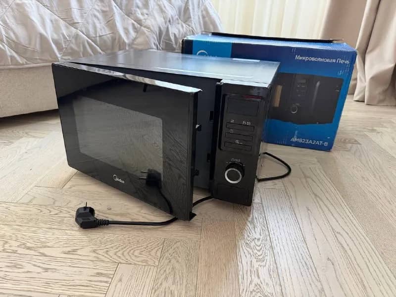 Микроволновая печь б/у 7 мес — Тбилиси — 200 ₾