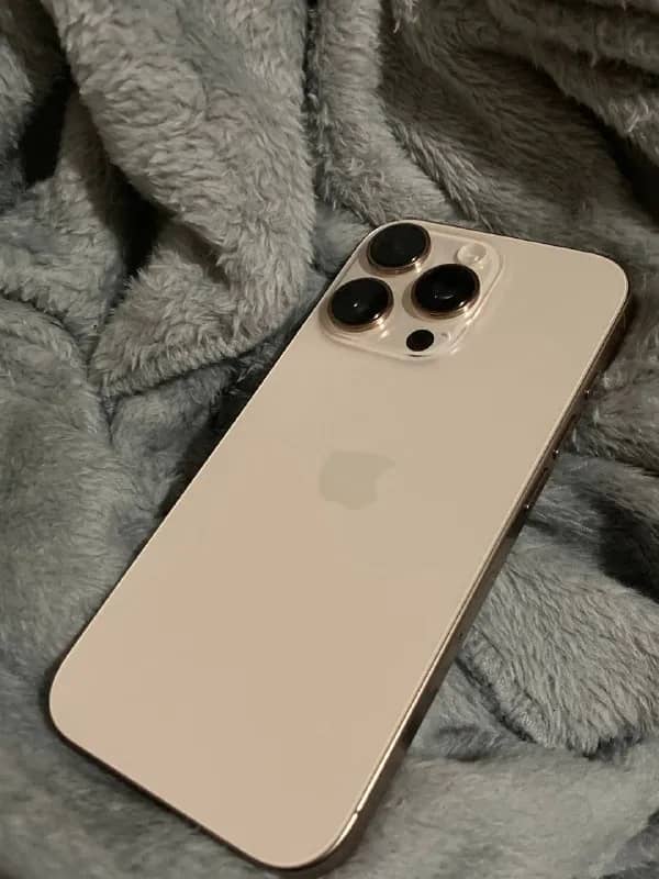 iPhone 16 pro — Тбилиси — 2 100 ₾