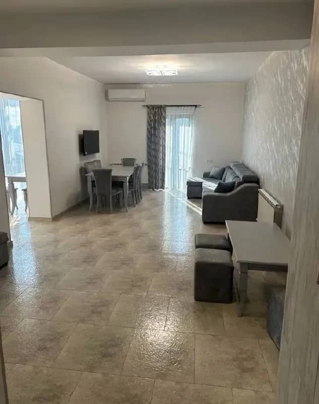 2-комн. в пер. Шаумяна, 71 кв. м., 1/3 этаж каменного дома — Ереван — 350 000 ֏
