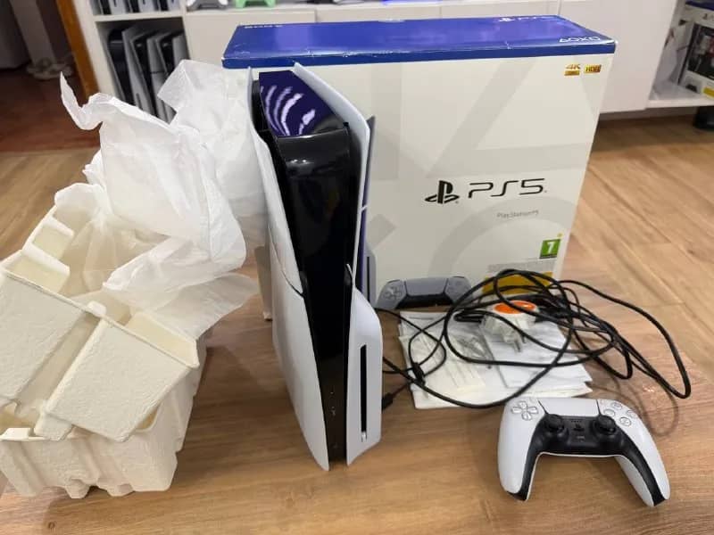 PlayStation 5 с дисководом 1TB состояние как новое полная комплектация куплено iplus есть гарантийн — Батуми — 1 500 ₾