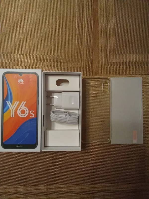 Huawei Y6S 64 Гб 2 сим карты Цена 450 лари — Батуми — 450 ₾