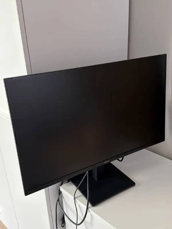 Samsung S27D300GA — Тбилиси — 350 ₾