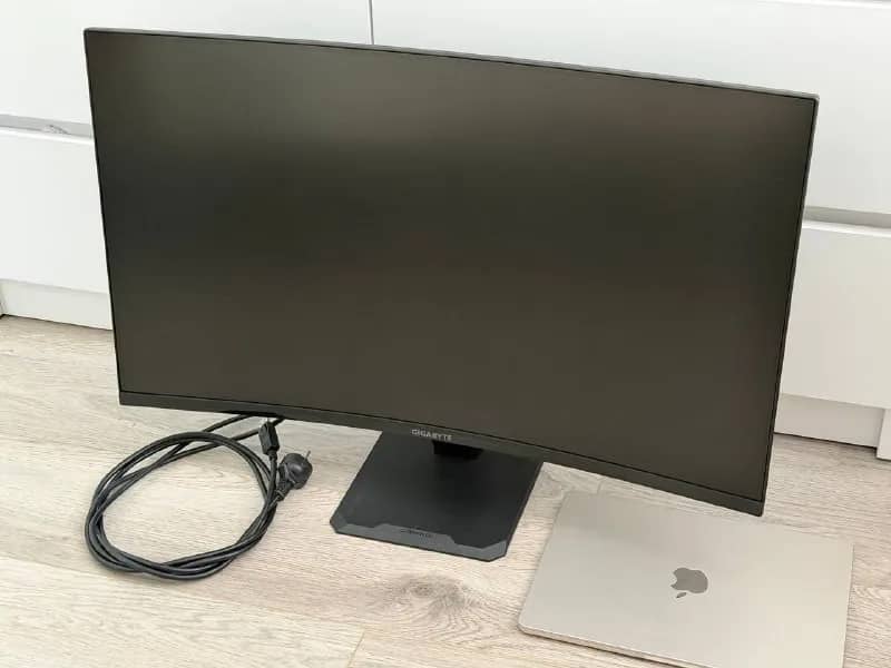 Gigabyte GS32QCA — Тбилиси — 700 ₾