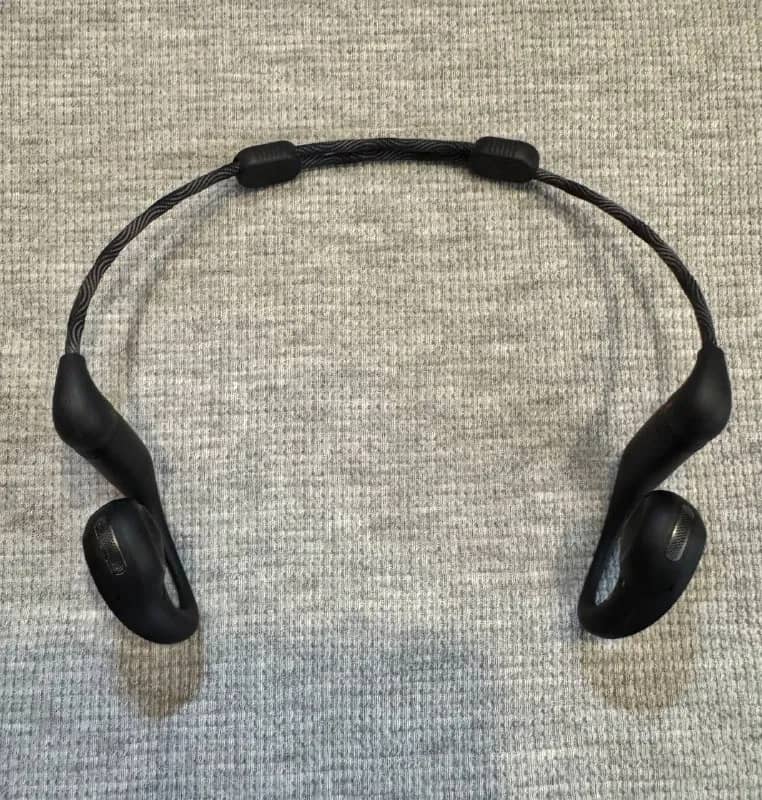 SoundCore AeroFit Pro. Отлично подходят для спорта — не блокируют окружающий звук, не ощущаются при — Тбилиси — 250 ₾