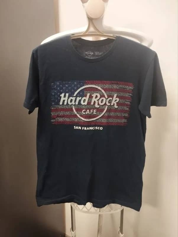 Hard Rock Cafe. Размер М. Цена 3000 драм. — Ереван — 3 000 ֏