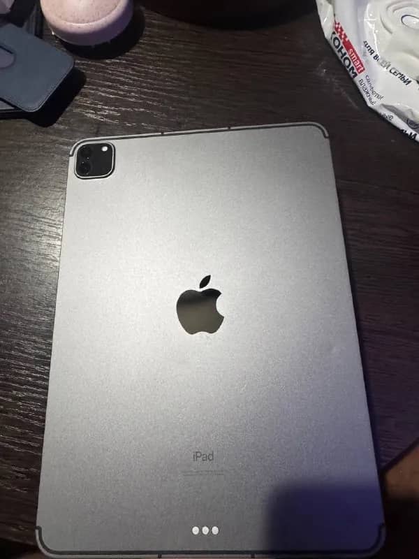 ipad pro 11 M1,128 gb, sim, Face id и камера передная не работают, 80000 — Ереван