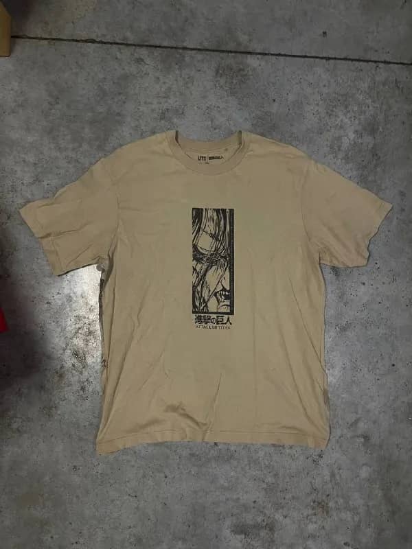 Футболка Uniqlo x Attack On Titans (Атака Титанов) — Тбилиси — 35 ₾