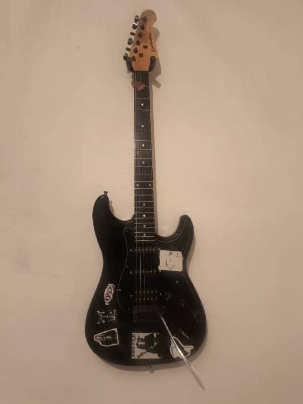 Электрогитара Levinson Stratocaster — Алматы — 45 000 ₸
