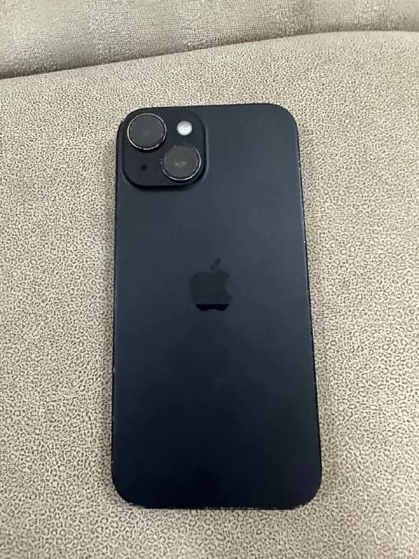iPhone 15 с коробкой и проводом — Тбилиси