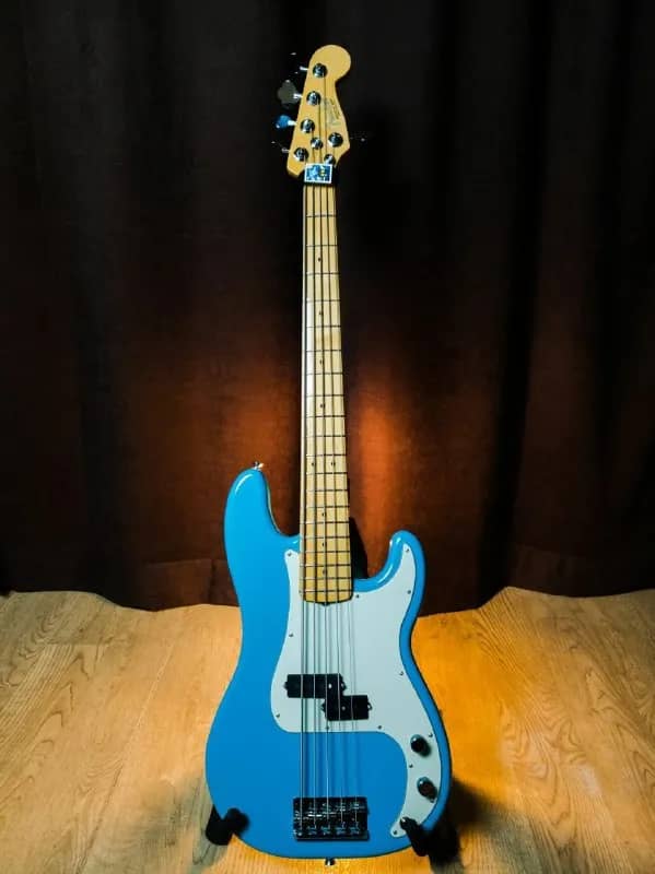 Fender American Professional II Precision Bass V — Анталия — 120 000 ₺