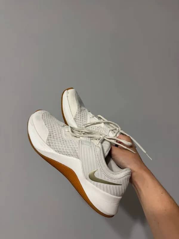 Кроссовки Nike оригинальные женские — Батуми — 50 ₾