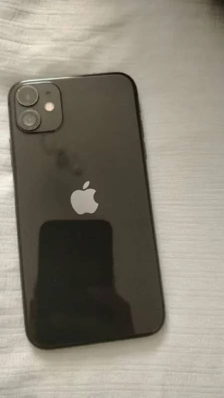 iPhone 11 128 ГБ, чехол в подарок — Астана — 60 000 ₸