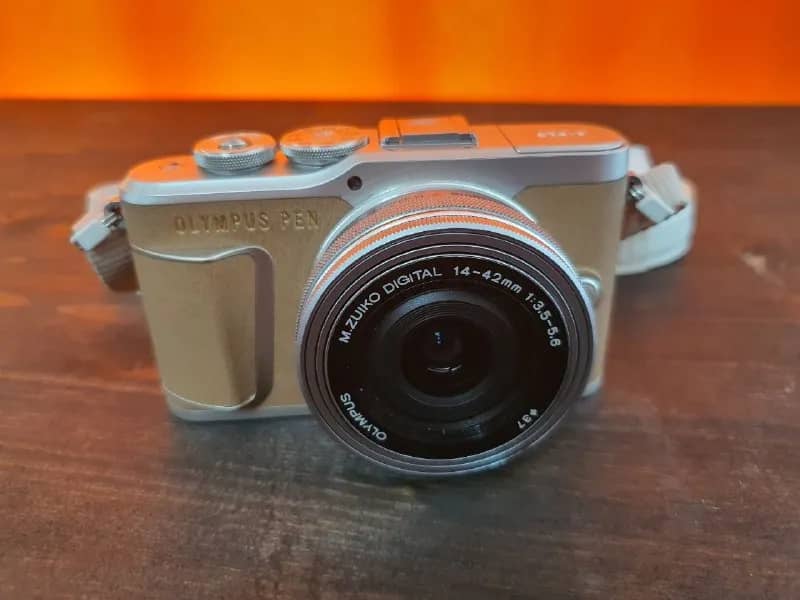 Продаю Olympus PEN E-PL9 — компактную и лёгкую беззеркалку, которая отлично подойдёт тем, кто хочет — Батуми — 800 ₾
