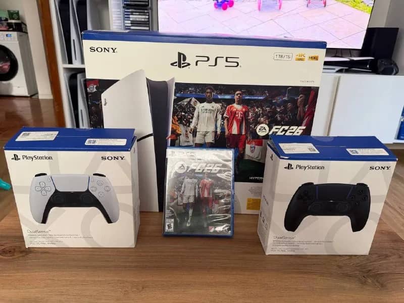 Продаю PlayStation 5 slim 1 ТБ FC 26 Edition +2 джойстика и диск 2000 лари на гарантии последняя рев — Батуми — 2 000 ₾