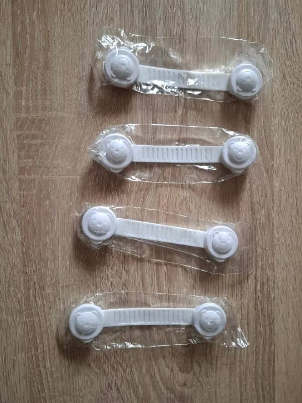Защитные замки на шкафы, окна, ящики от детей — Батуми — 5 ₾