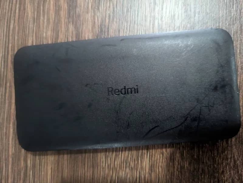 Повербанк Redmi 10000 mAh (б/у) — Батуми — 25 ₾