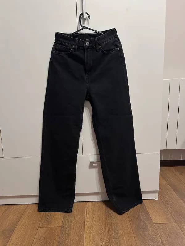 1. Прямые джинсы H&M — Тбилиси — 50 ₾