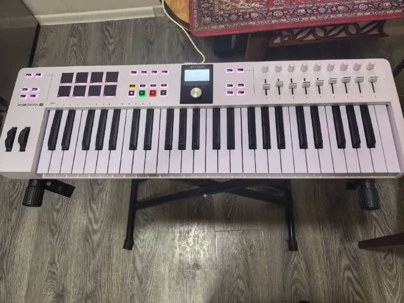 Миди клавиатура Arturia KeyLab Essential 49 — Батуми — 300 ₾