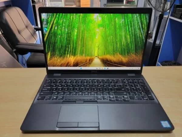 Продам Ноутбук DELL 3540, RAM 16 GB SSD 256 GB icore 5,8th, дисплей 15,6 без дефектов, ухоженный. — Батуми — 680 ₾