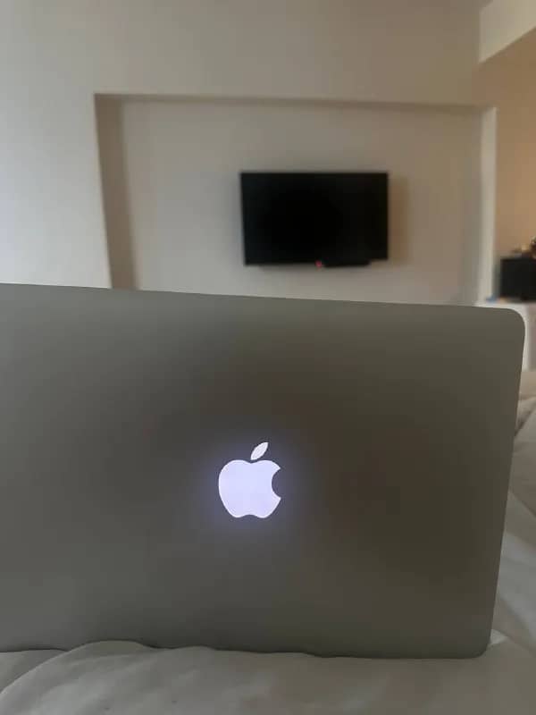 Продам MacBook Air — Батуми — 800 ₾