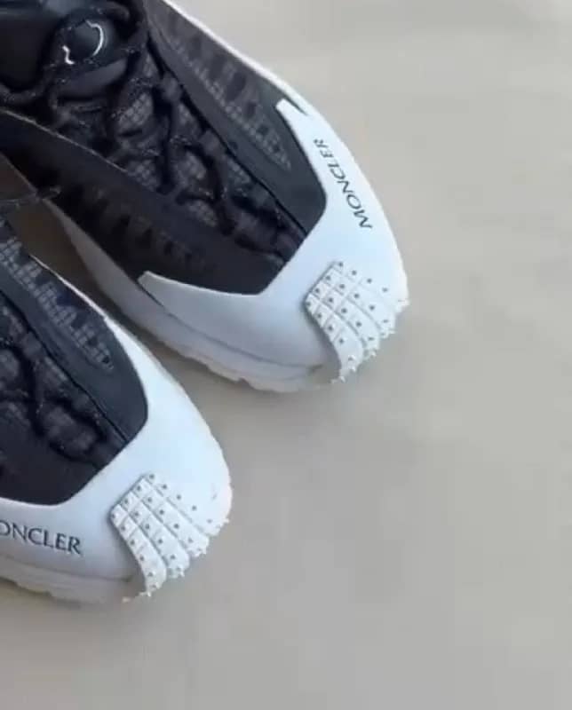 Продаются кроссовки moncler — Астана