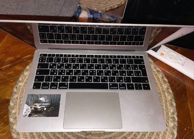 Продаю макбук MacBook Air 2019, — Тбилиси — 510 ₾