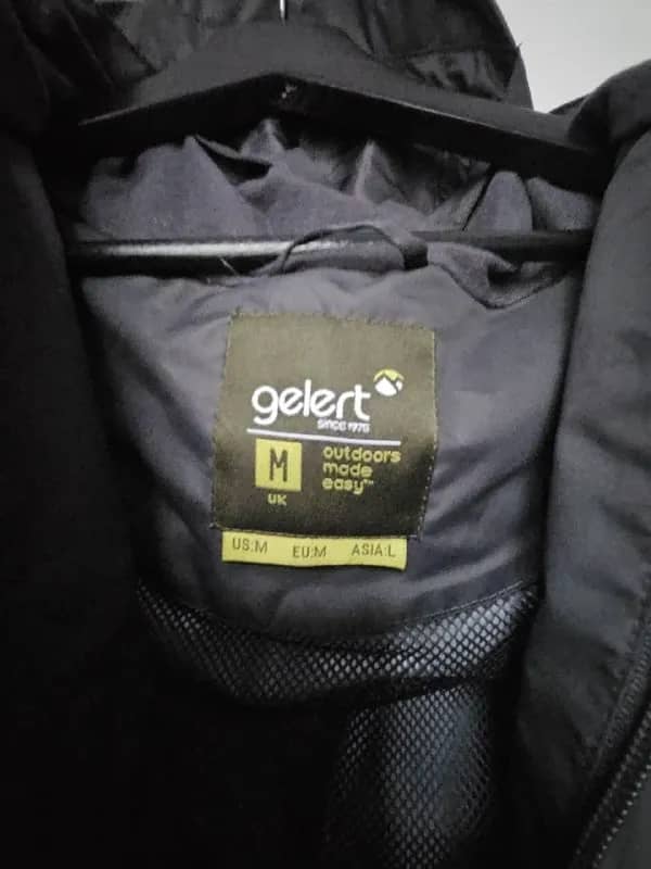 Ветровки Gelert и Tommy Hilfiger — Батуми — 50 ₾