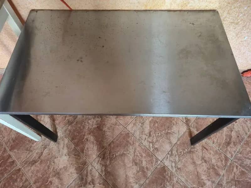 Железный стол 105×60×50 см — Тбилиси — 65 ₾