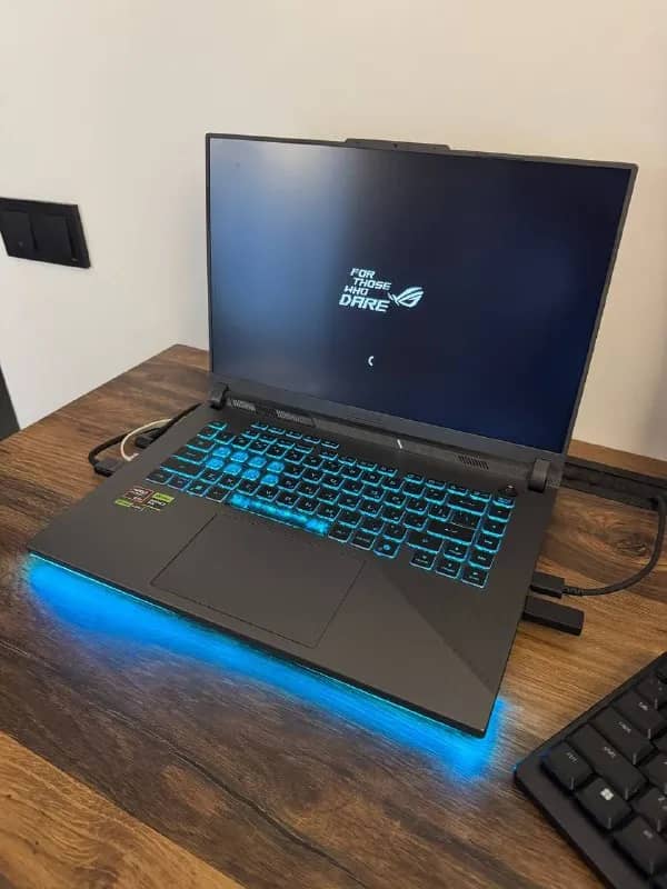 Продам практически новый ноутбук Asus ROG Strix 16 G614PR-RV007, AMD Ryzen 9-7940HX, Nvidia GeForce — Батуми — 7 ₾