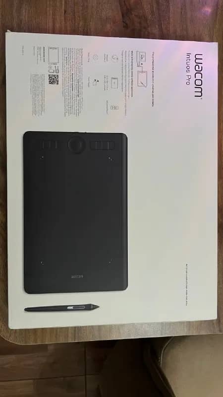 Графический планшет Wacom Intuos Pro Medium — Батуми — 290 $