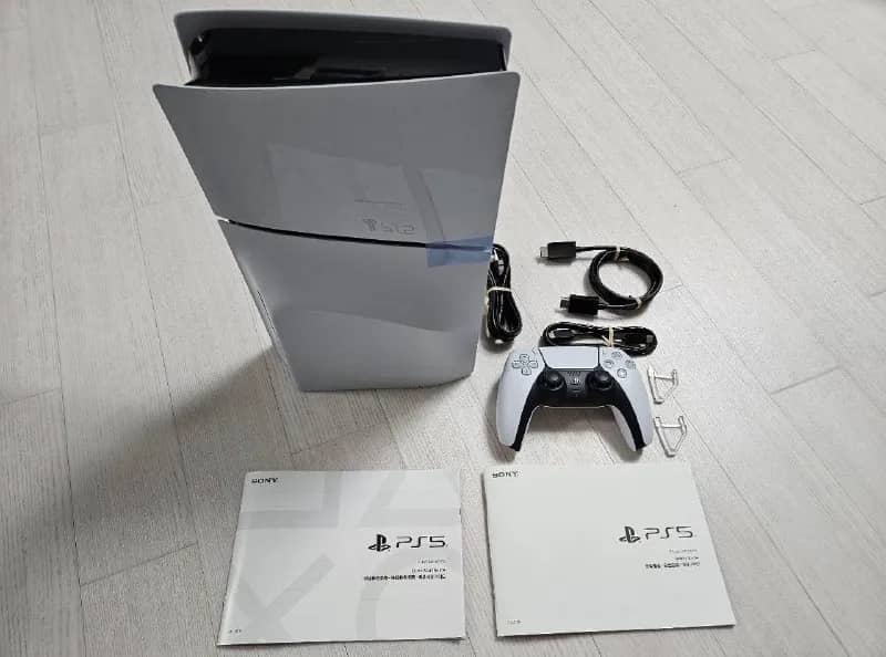 Продам PlayStation 5 Slim — ревизия CFI-2116. Новая, запечатанная, версия с дисководом, SSD 1 ТБ, по — Стамбул — 44 499 ₺