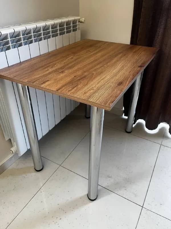 Стол 90×60×70 идеальное состояние — Батуми — 130 ₾