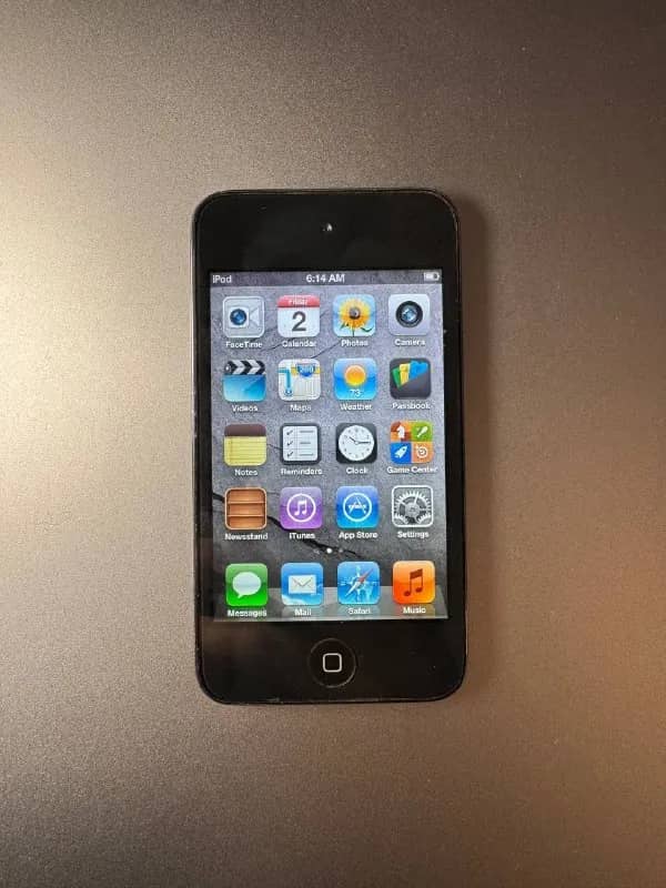 Apple iPod touch 4 (8 ГБ) — Тбилиси — 80 ₾