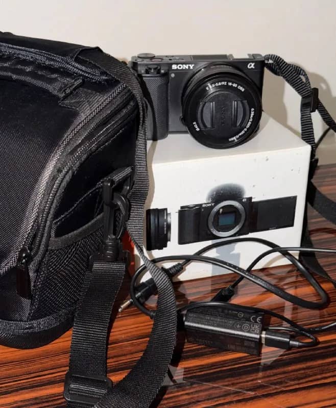 Sony ZV-E10 + 16–50mm OSS — Батуми — 2 000 ₾