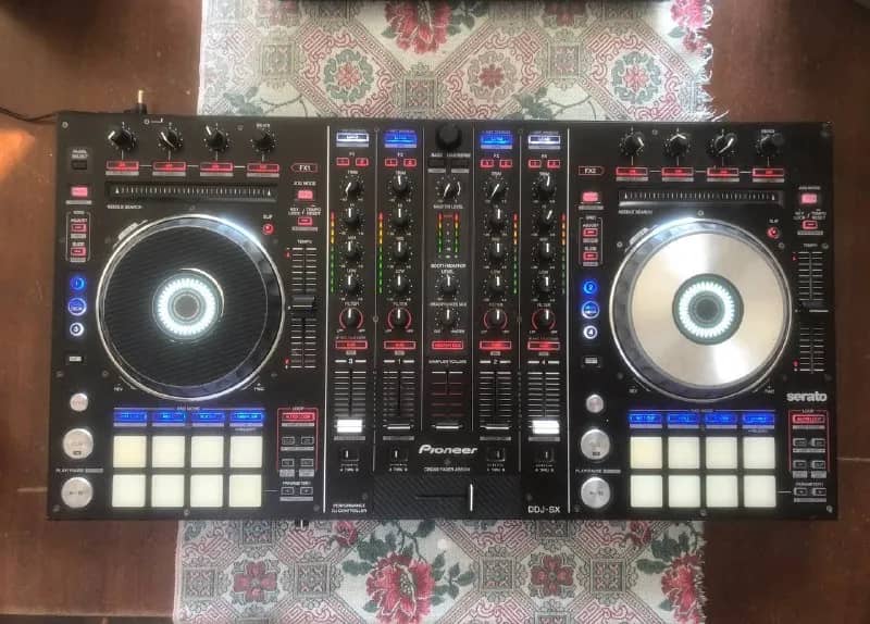 Pioneer DDJ-SX 4-канальный рабочий с нюансами — Тбилиси — 1 000 ₾