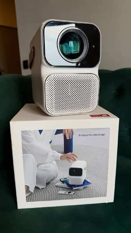 Продам проектор Wanbo T6 Max в идеальном состоянии + штатив 🎬 — Тбилиси — 500 ₾