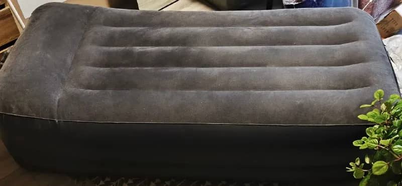 Надувной матрас INTEX Dura-Beam Plus — Батуми — 70 ₾