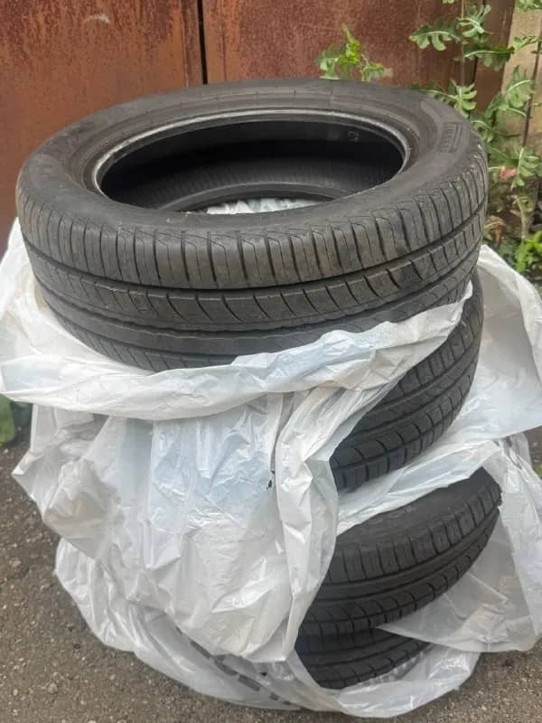 Продаю комплект из 4 летних шин Pirelli Cinturato P1 размером 195/55 R16. — Батуми — 1 100 ₾