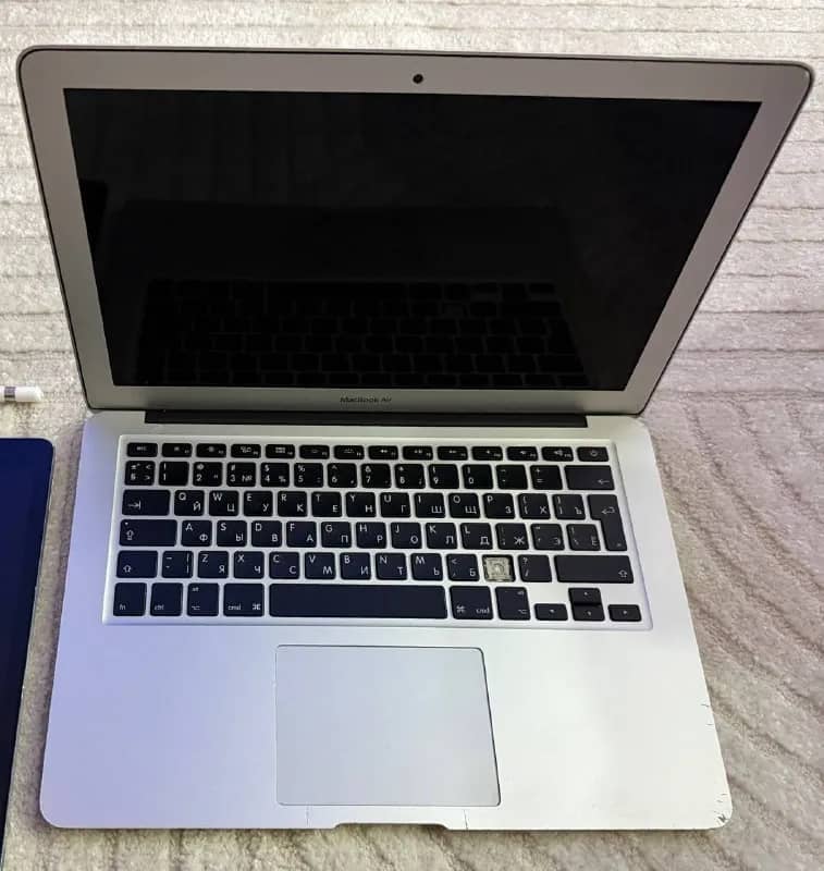 MacBook Air 13 2017 — Батуми — 250 ₾