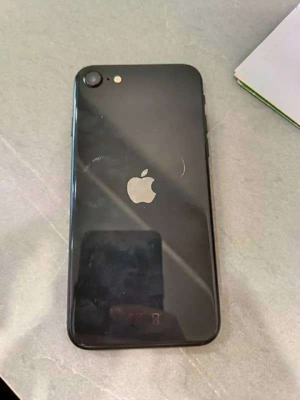 iPhone 2020 SE 128 gb — Батуми — 340 ₾