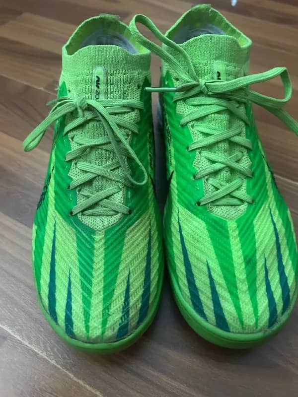 Бутсы футбольные Nike 34, длина стельки 22 см — Батуми — 35 ₾