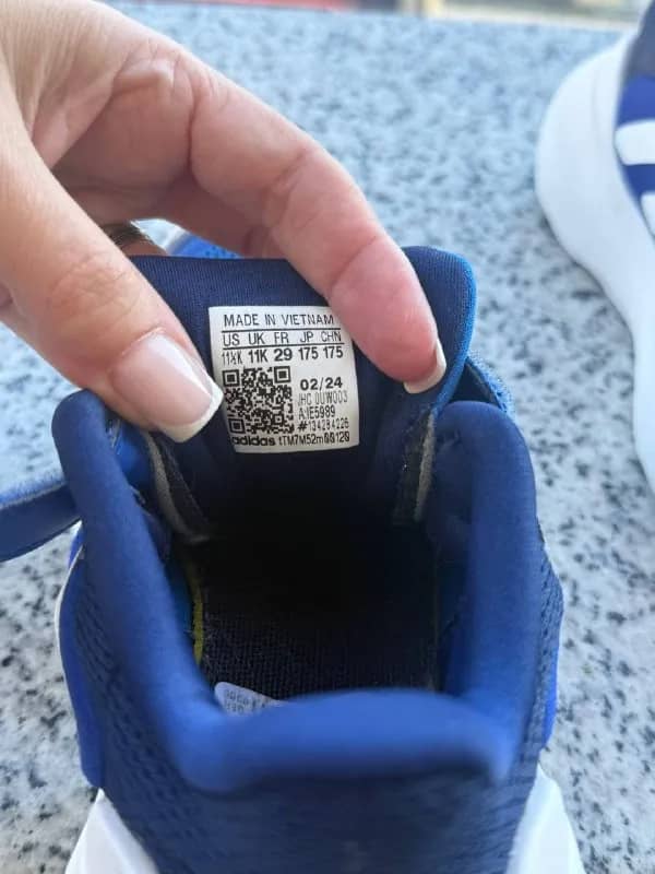 Продам детские оригинальные кроссовки adidas в состоянии новых. 29 р. Очень комфортные и удобные, жа — Батуми — 60 ₾