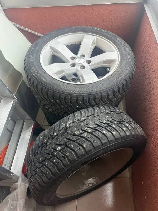 Оригинальные зимние колеса R18 на Dodge / Jeep / Chrysler в сборе — Батуми — 1 600 ₾