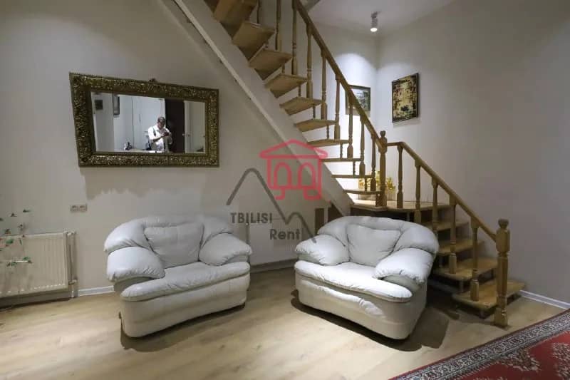 Квартира с тремя спальнями — Тбилиси — 2 000 $
