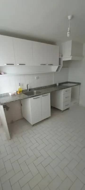 Кухня со шкафом — Анталия — 2 500 ₸