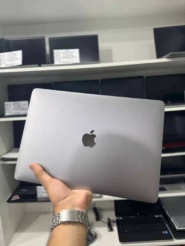 MacBook Pro 13» (2017) — Ереван — 100 000 ֏