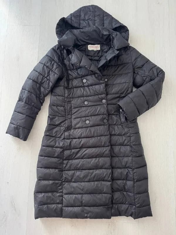 XS. Не сбит. Капюшон отстёгивается. — Батуми — 25 ₾